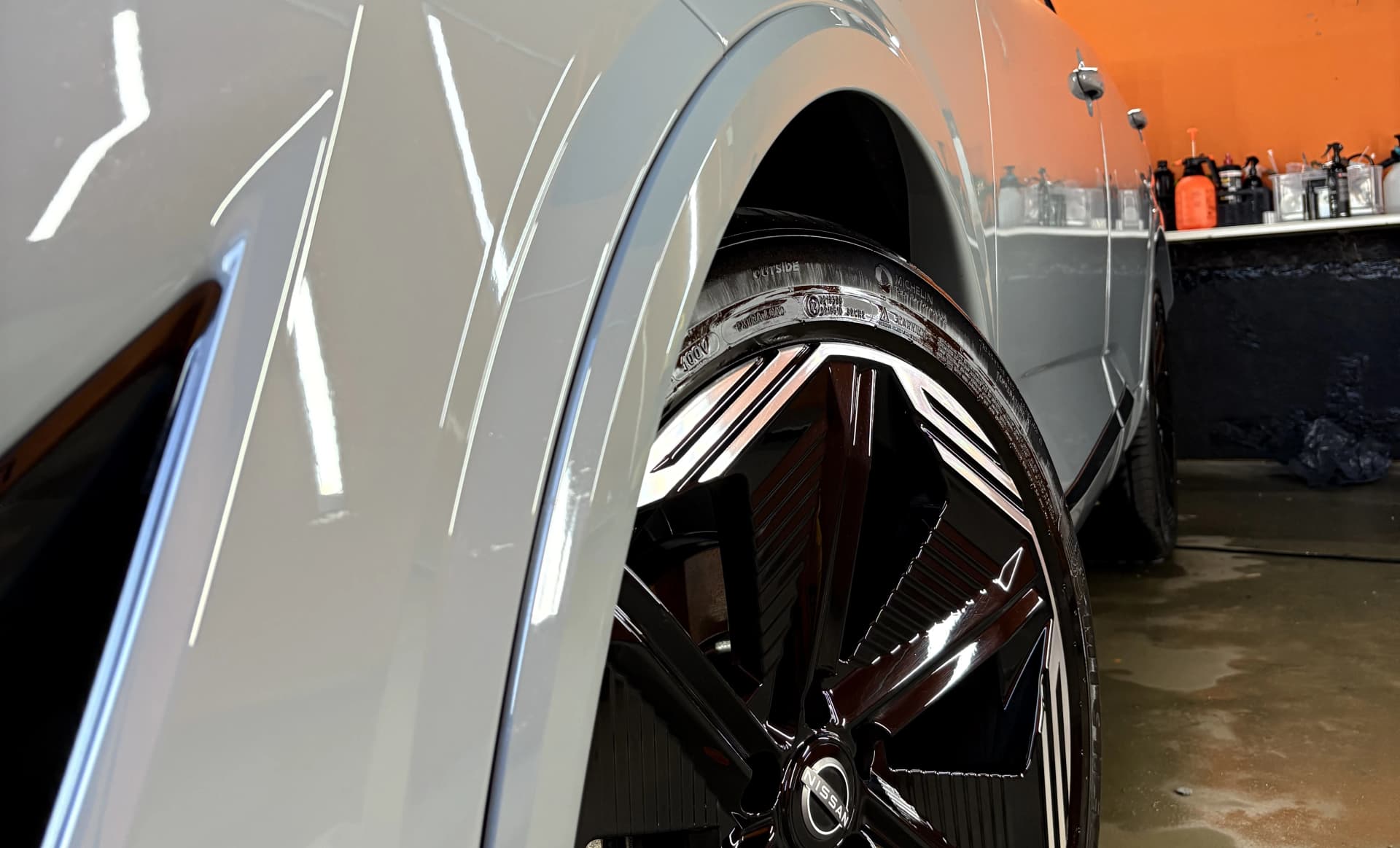 Elegant lacquered front 1